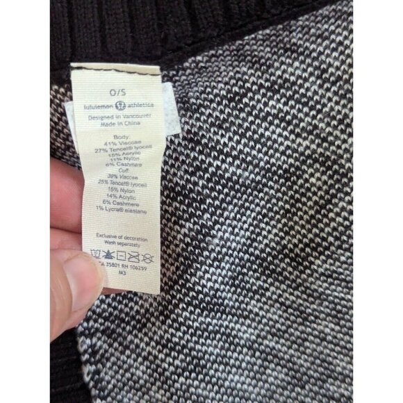 Lululemon Divinity Sweater/ Poncho Knit Black/White- Women's one size - Picture 5 of 6